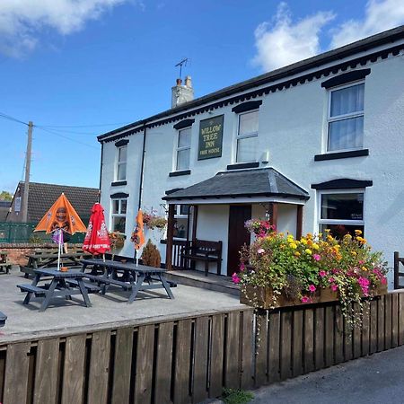 The Willow Tree Inn Pilsley  Exterior foto